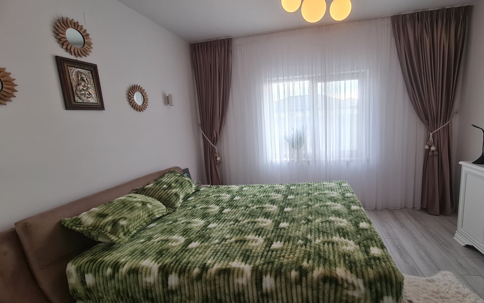 Husă de pat și două fețe de pernă culoare verde